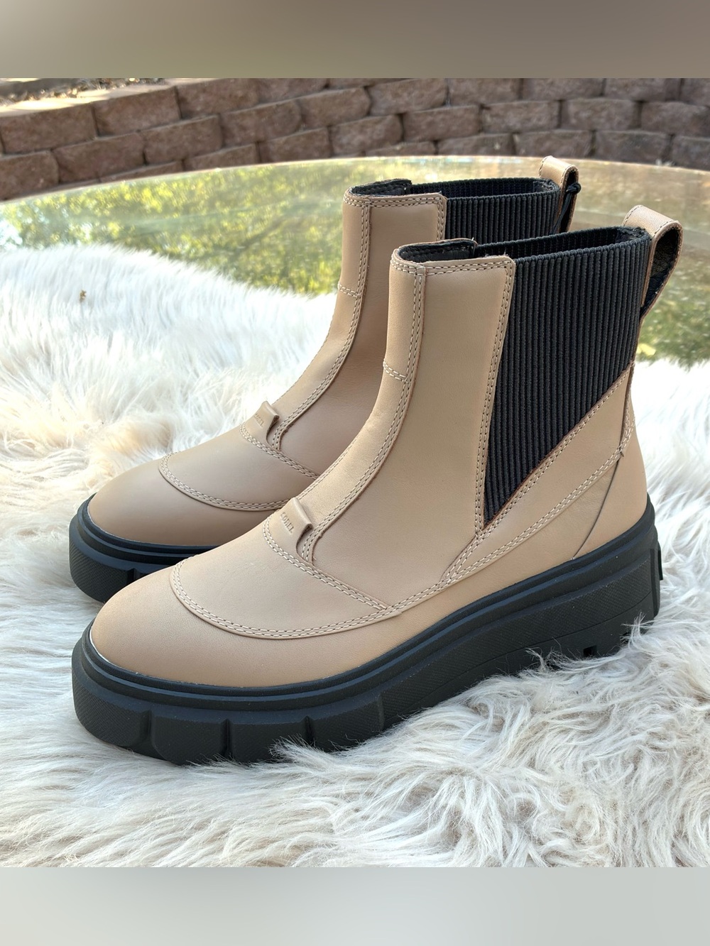 Sorel NWT Caribou X WP Chelsea Boots Women's Sz 9 - Picture 3 of 10